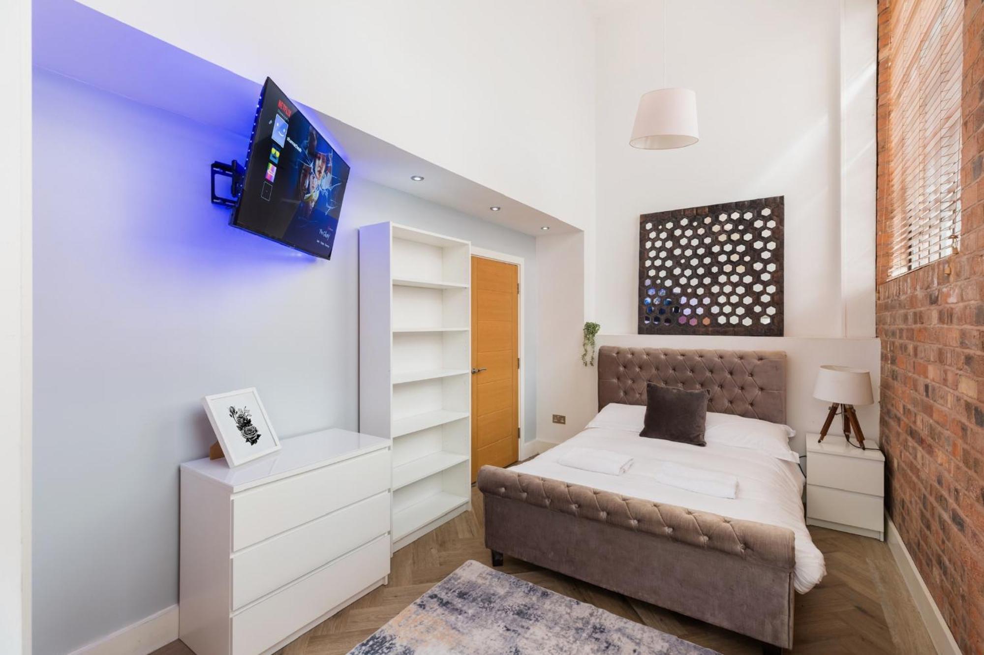 High End Luxury Townhouse In Jq, 4 Bedrooms, Flat Screen Tv In All Rooms, Free Parking, Near Birmingham City Centre Deposit Required Esterno foto