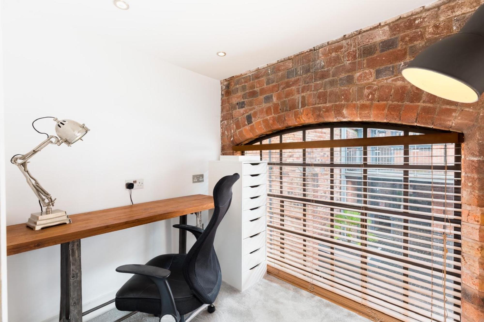 High End Luxury Townhouse In Jq, 4 Bedrooms, Flat Screen Tv In All Rooms, Free Parking, Near Birmingham City Centre Deposit Required Esterno foto