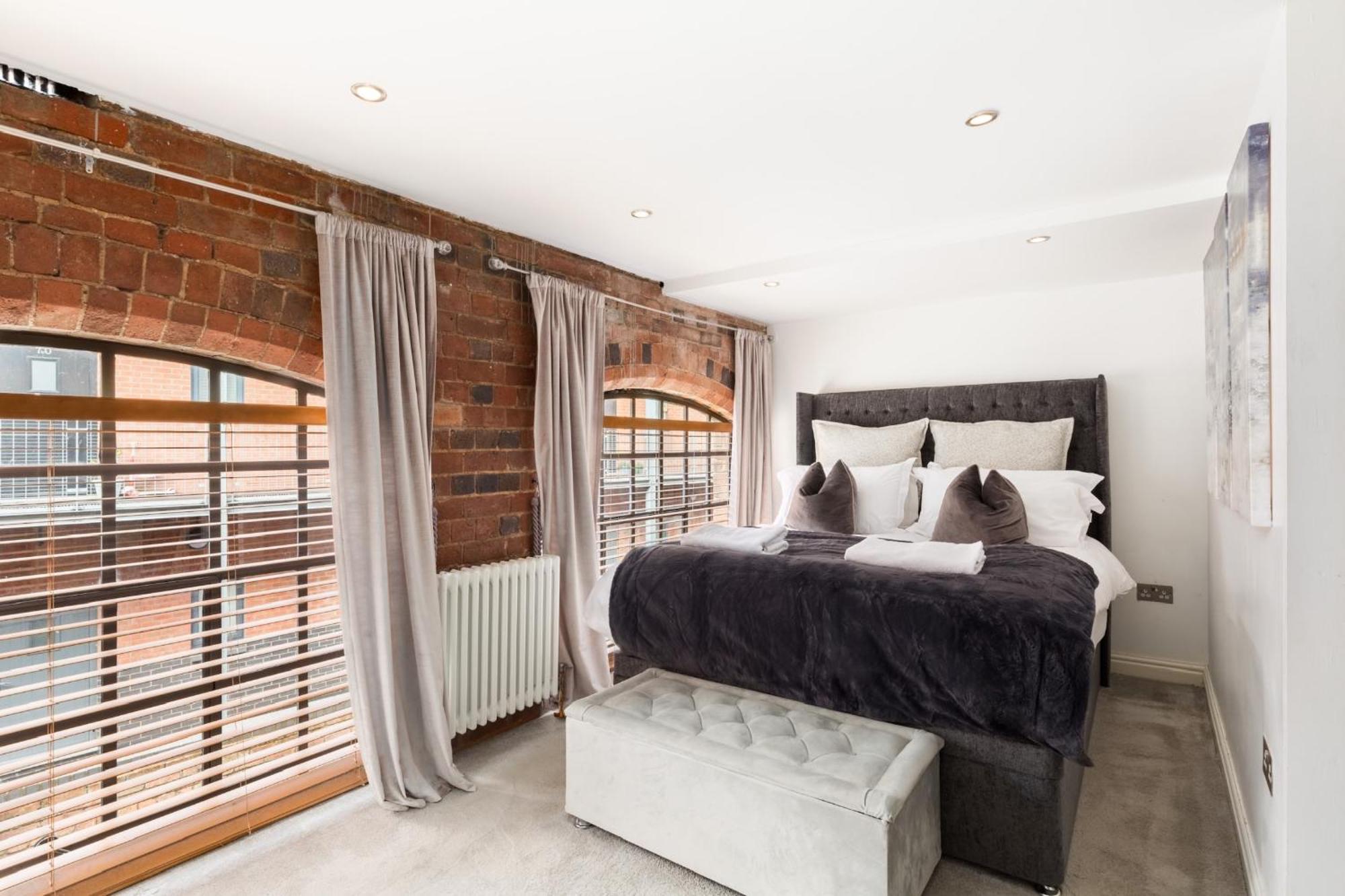 High End Luxury Townhouse In Jq, 4 Bedrooms, Flat Screen Tv In All Rooms, Free Parking, Near Birmingham City Centre Deposit Required Esterno foto