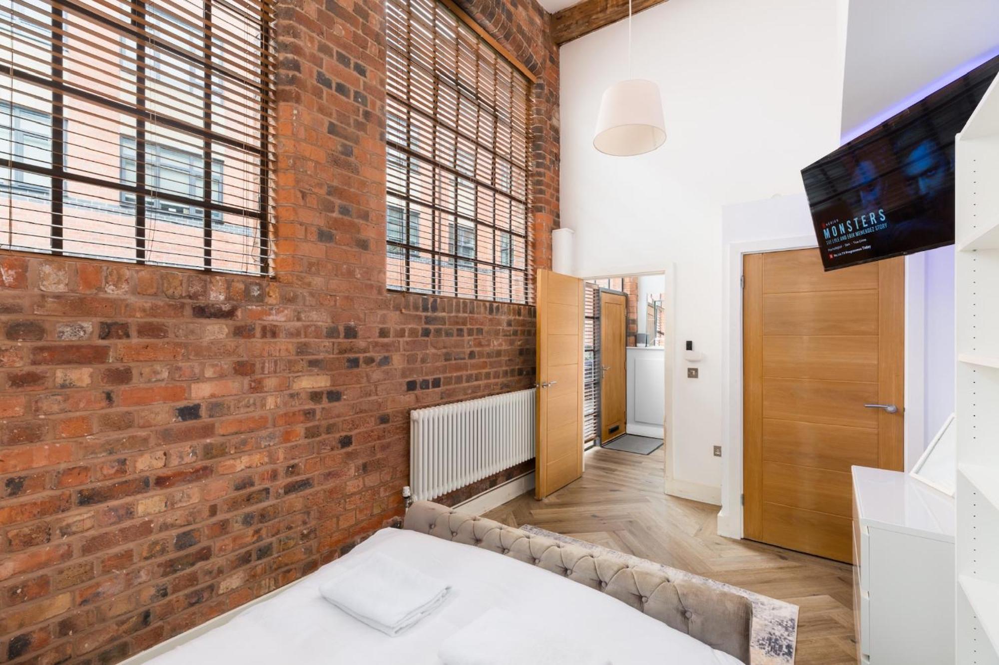 High End Luxury Townhouse In Jq, 4 Bedrooms, Flat Screen Tv In All Rooms, Free Parking, Near Birmingham City Centre Deposit Required Esterno foto