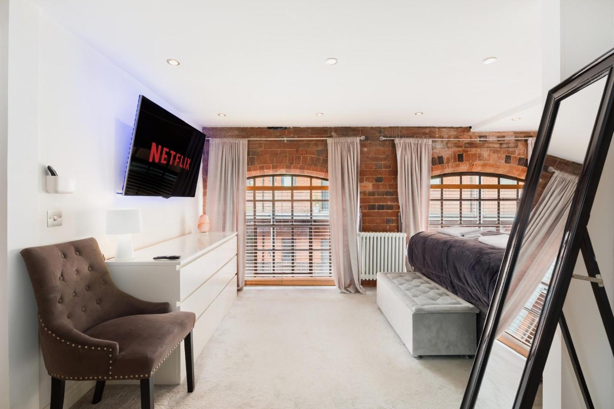 High End Luxury Townhouse In Jq, 4 Bedrooms, Flat Screen Tv In All Rooms, Free Parking, Near Birmingham City Centre Deposit Required Esterno foto