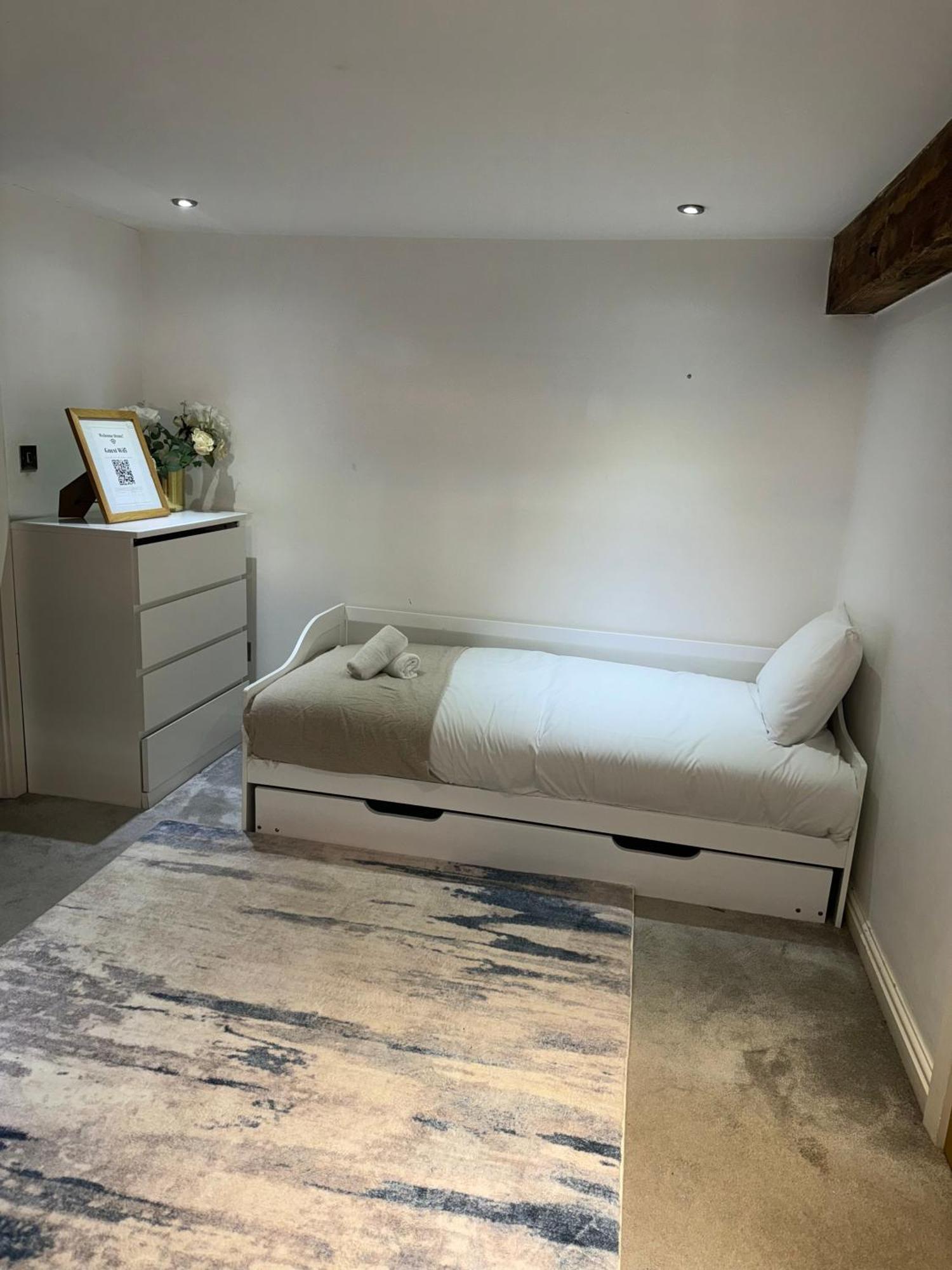 High End Luxury Townhouse In Jq, 4 Bedrooms, Flat Screen Tv In All Rooms, Free Parking, Near Birmingham City Centre Deposit Required Esterno foto